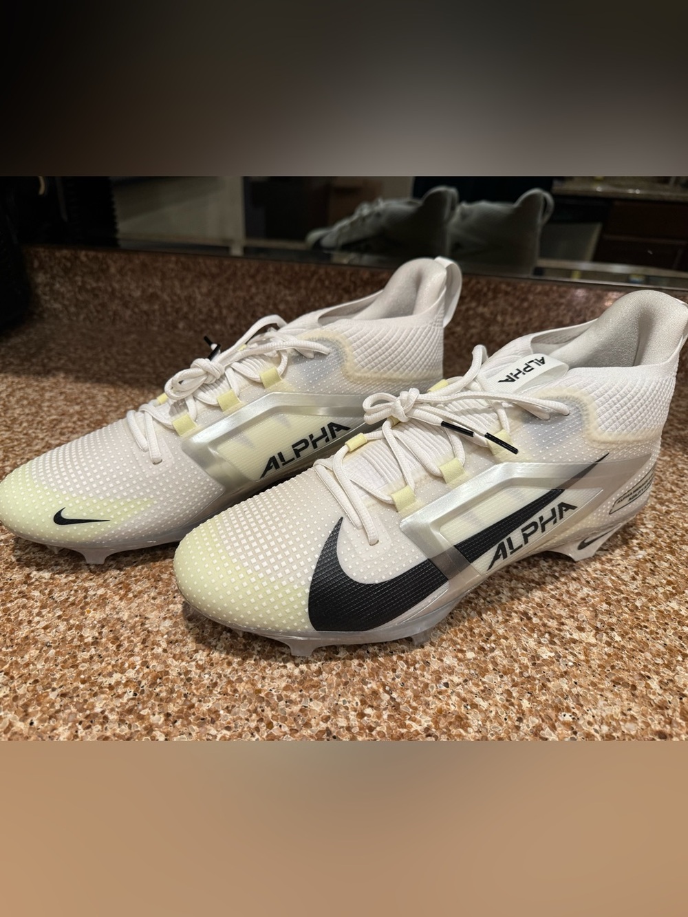 New Nike Aloha Menace 4 Elite Football Cleats White Size 16